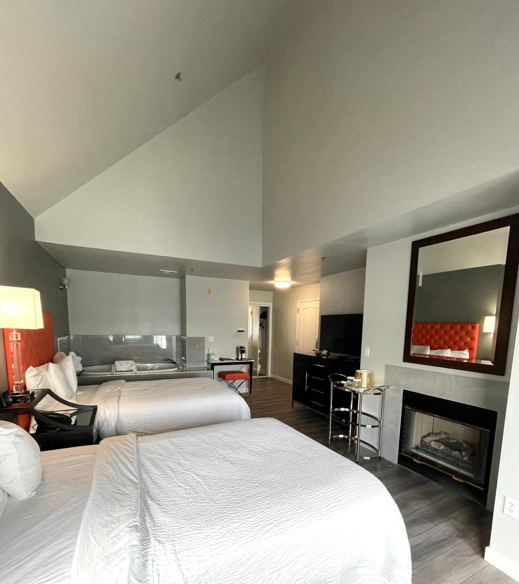 פורט טאונסנד Tides Inn & Suites חדר תמונה
